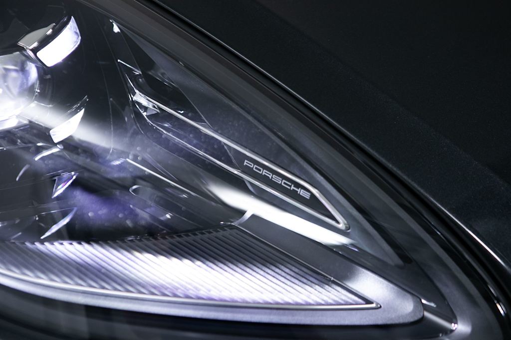 Thumbnail: 2026 Porsche Macan - 11