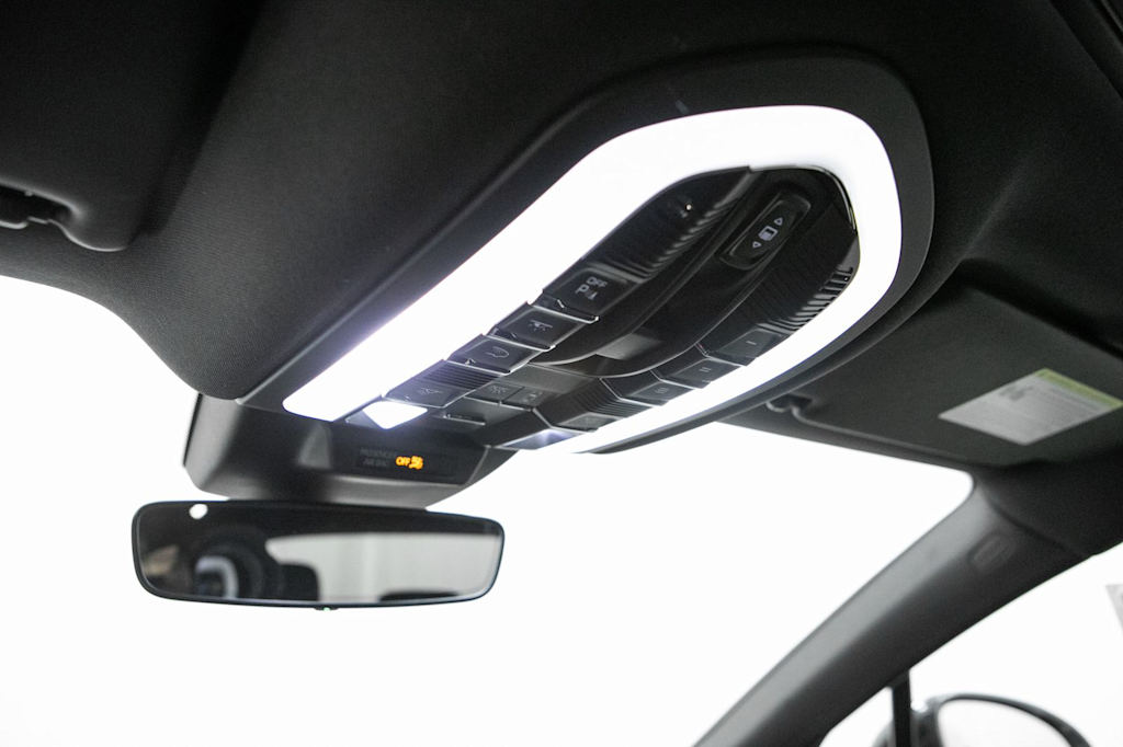 Thumbnail: 2026 Porsche Macan - 34