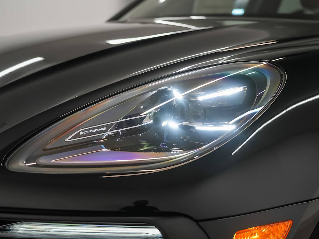 Thumbnail: 2026 Porsche Macan - 22