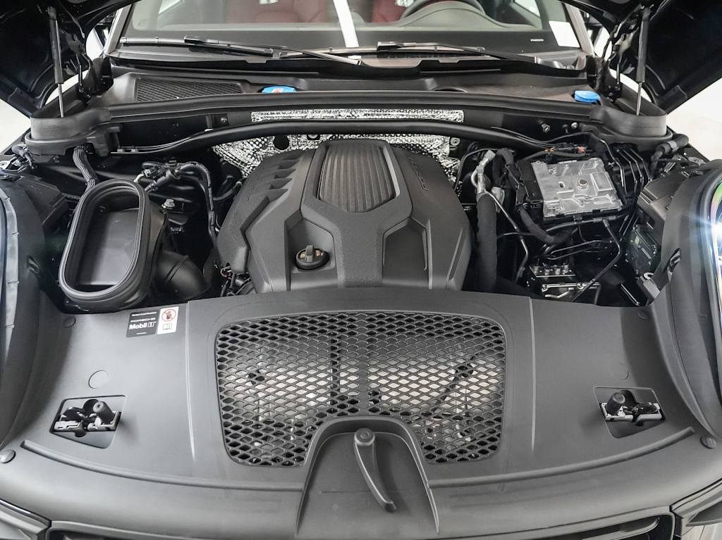 Thumbnail: 2026 Porsche Macan - 9