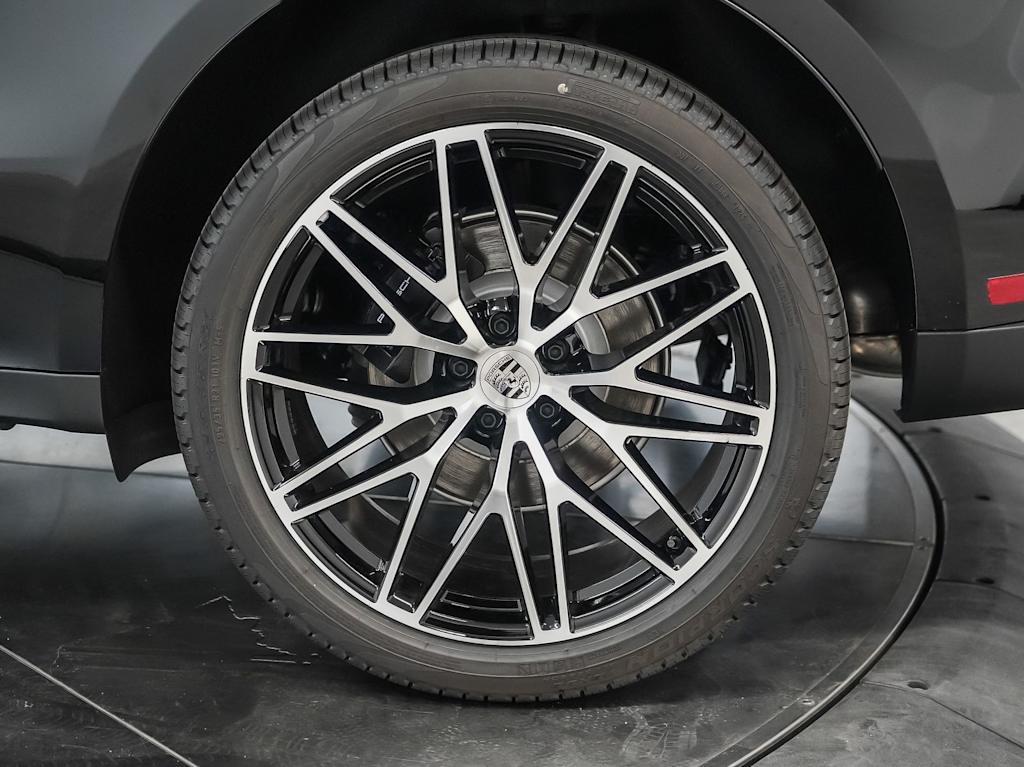 Thumbnail: 2026 Porsche Macan - 23