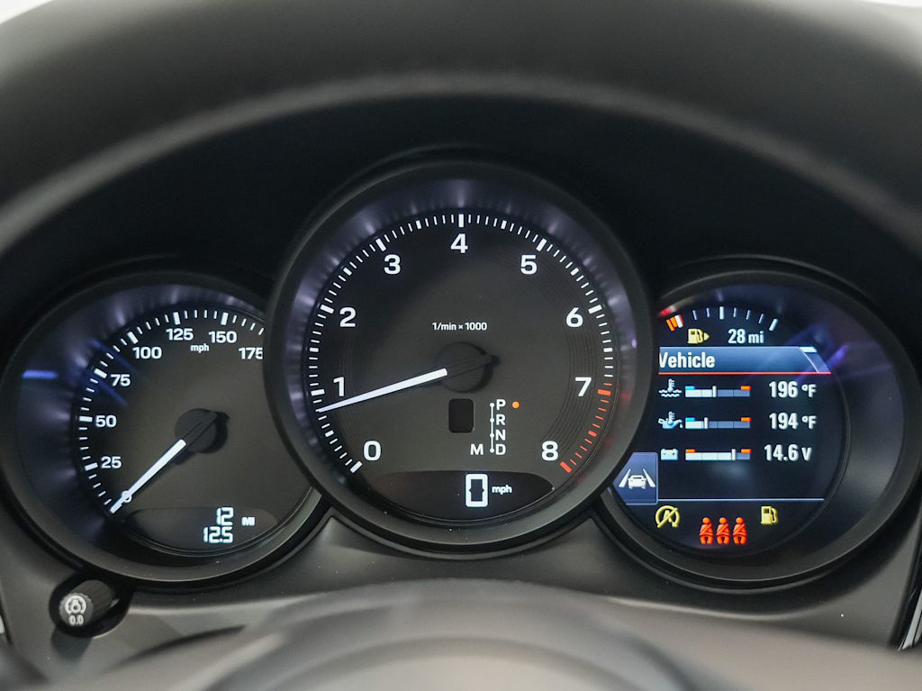 Thumbnail: 2026 Porsche Macan - 17