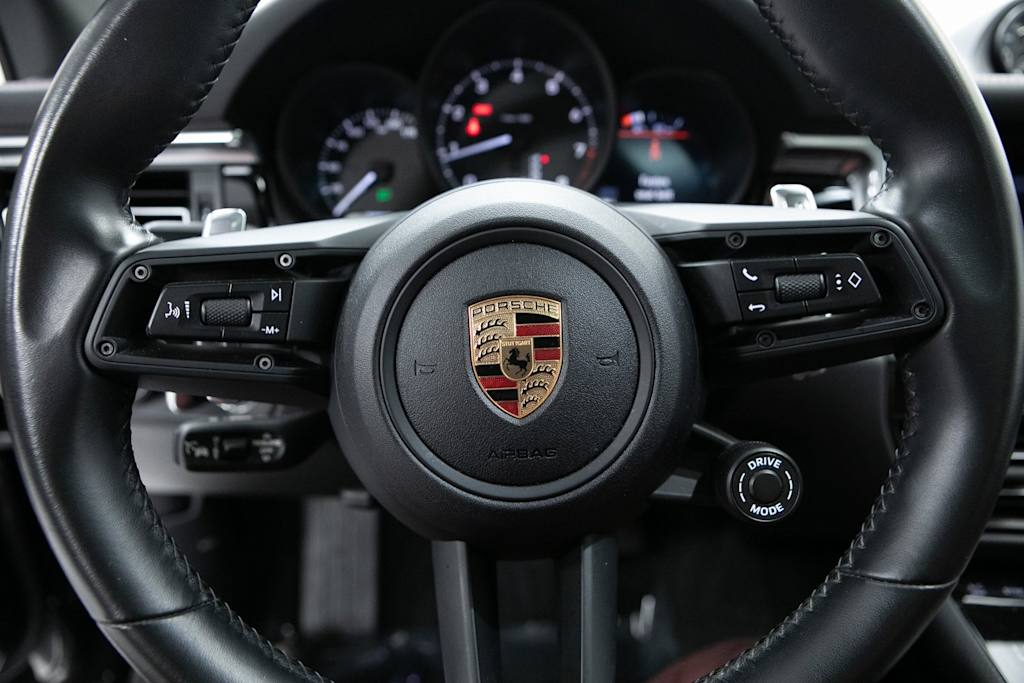 Thumbnail: 2024 Porsche Macan - 17