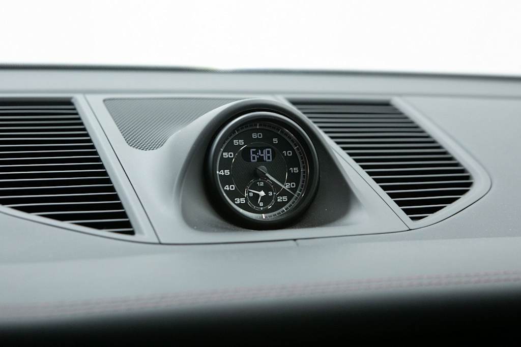 Thumbnail: 2024 Porsche Macan - 25