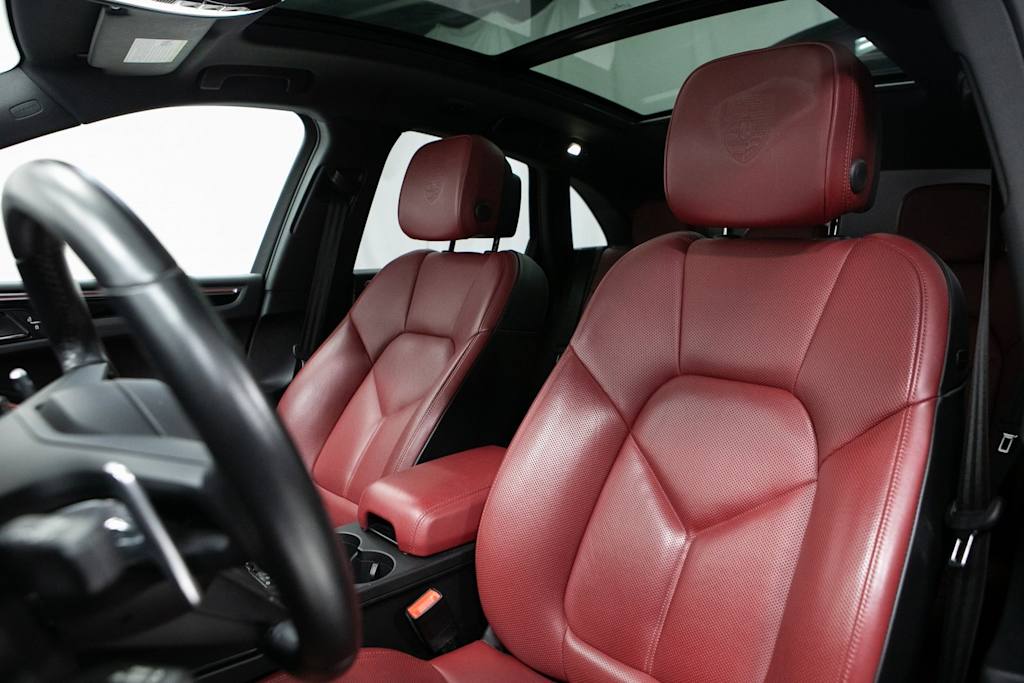 Thumbnail: 2024 Porsche Macan - 7