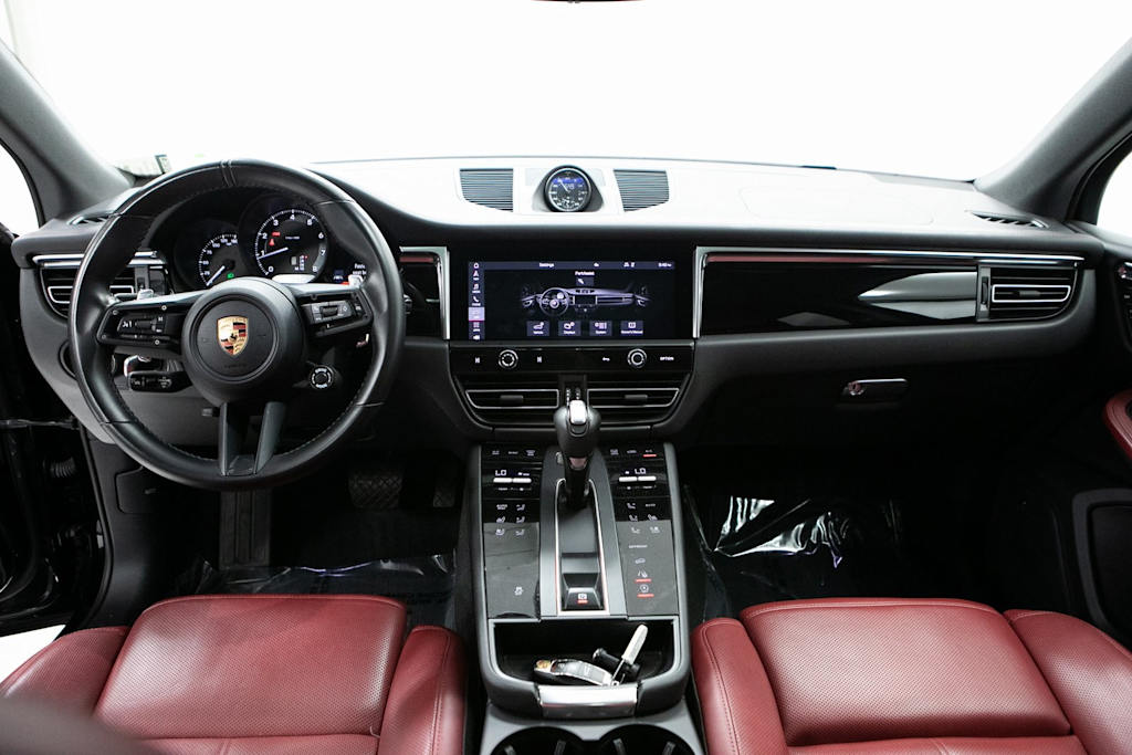 Thumbnail: 2024 Porsche Macan - 6