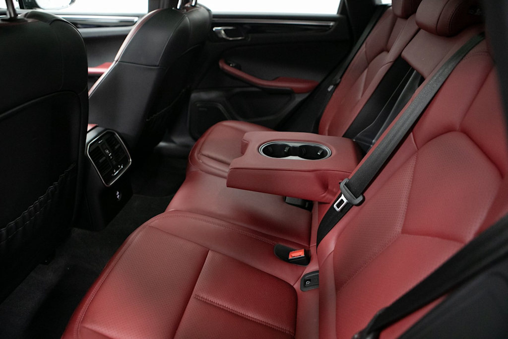 Thumbnail: 2024 Porsche Macan - 28