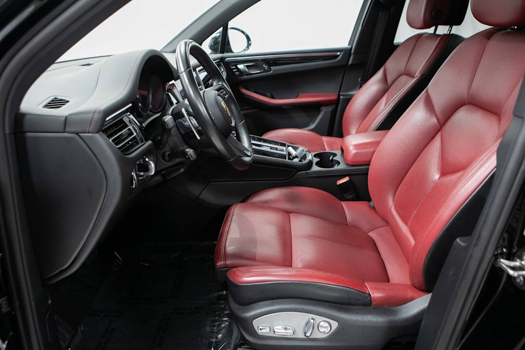 Thumbnail: 2024 Porsche Macan - 8