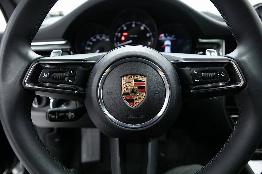 Thumbnail: 2025 Porsche Macan - 19