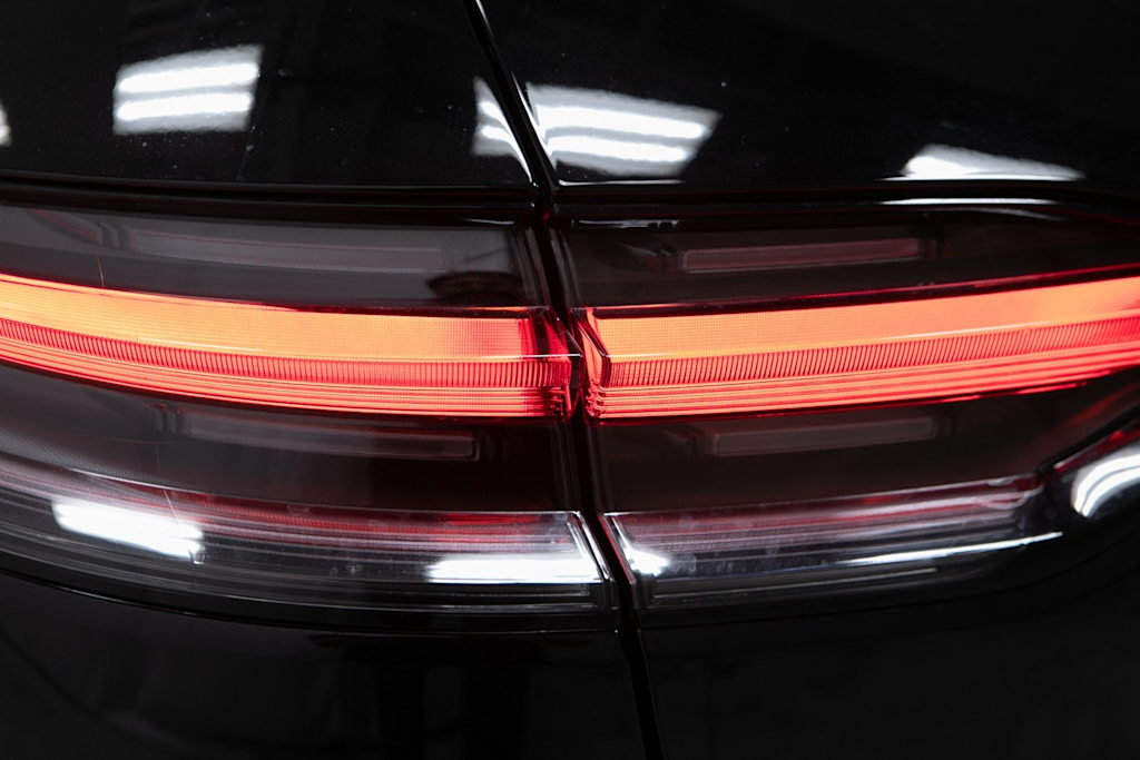 Thumbnail: 2025 Porsche Macan - 35