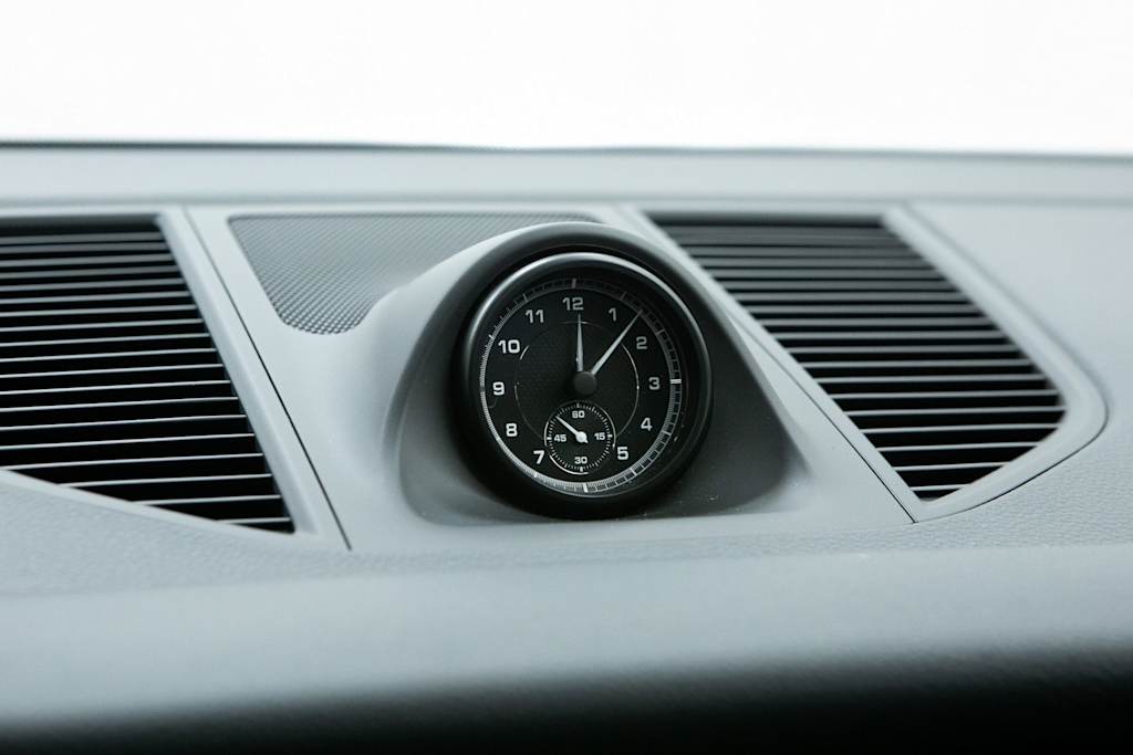 Thumbnail: 2025 Porsche Macan - 27