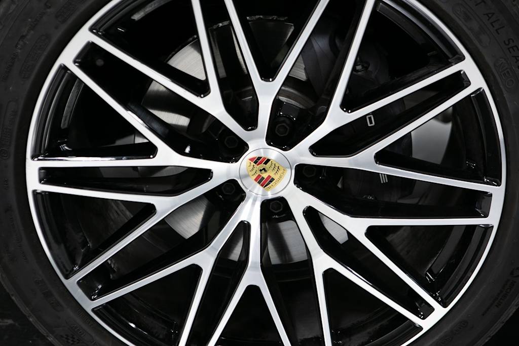 Thumbnail: 2025 Porsche Macan - 6