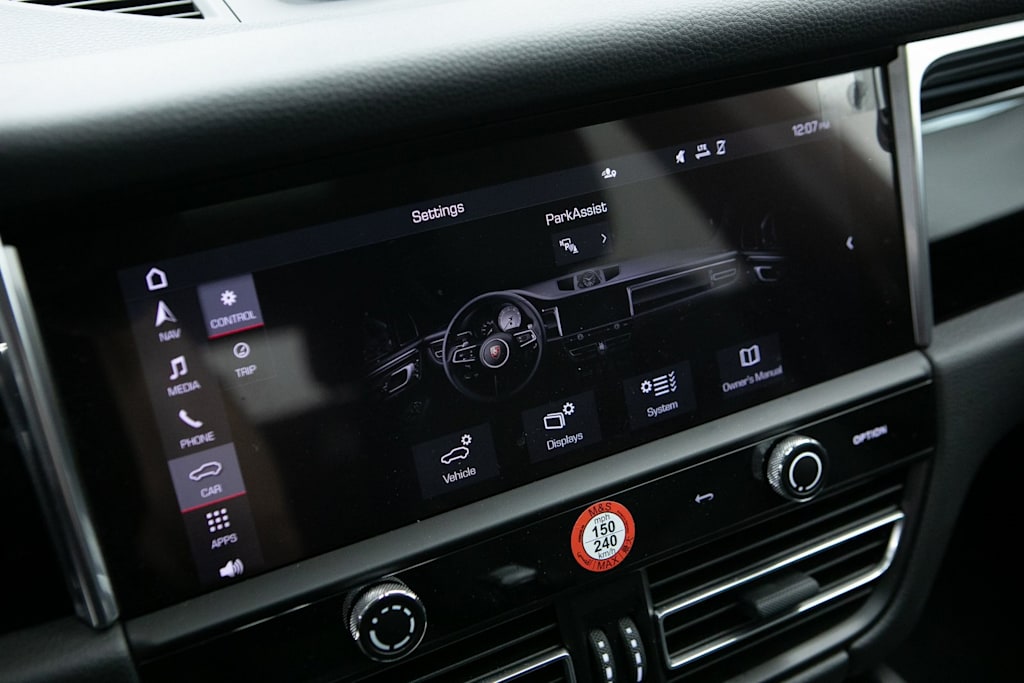 Thumbnail: 2025 Porsche Macan - 11