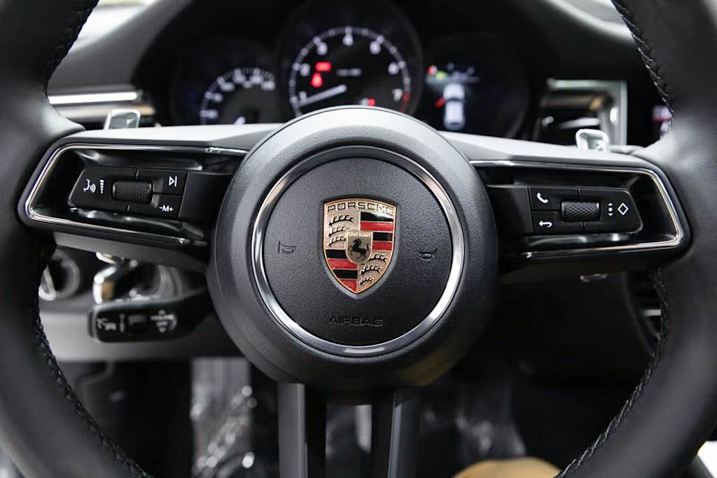 Thumbnail: 2026 Porsche Macan - 19