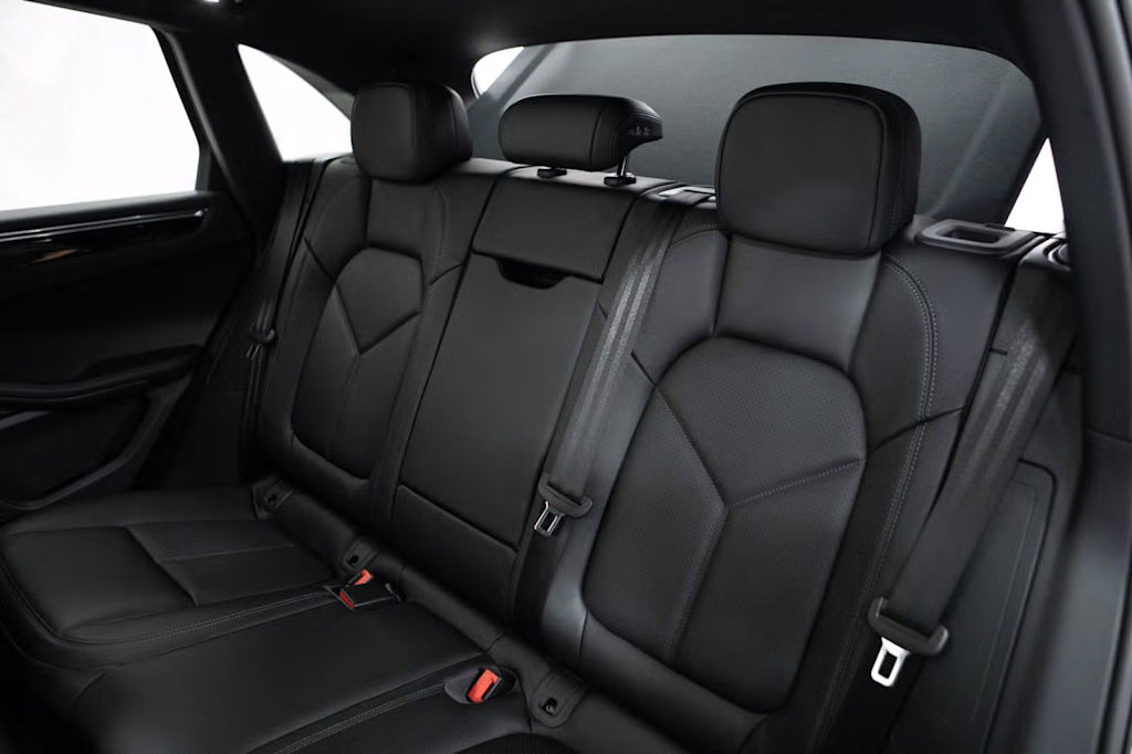 Thumbnail: 2026 Porsche Macan - 37