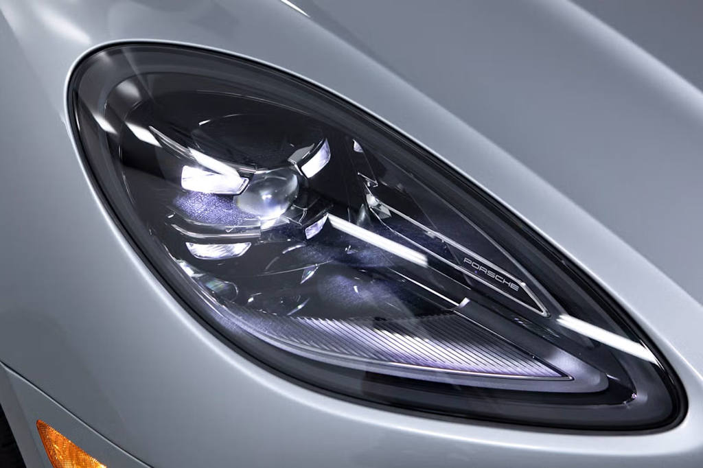 Thumbnail: 2026 Porsche Macan - 20