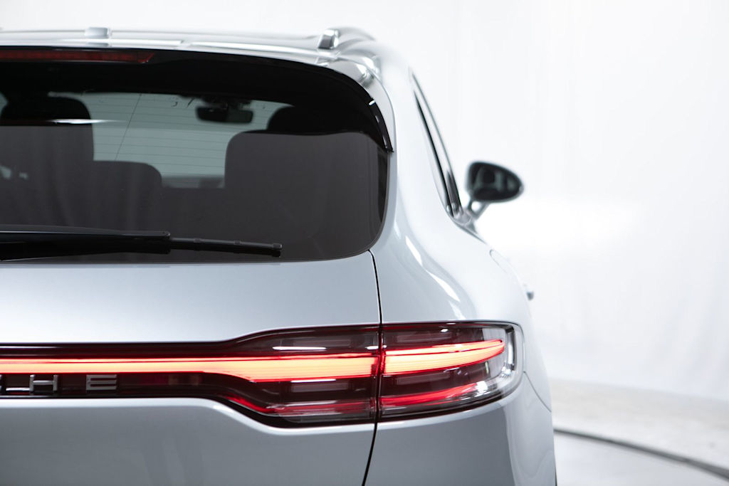 Thumbnail: 2026 Porsche Macan - 26