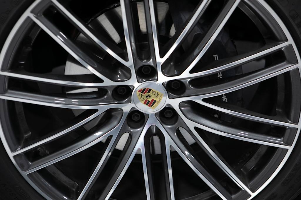Thumbnail: 2026 Porsche Macan - 8