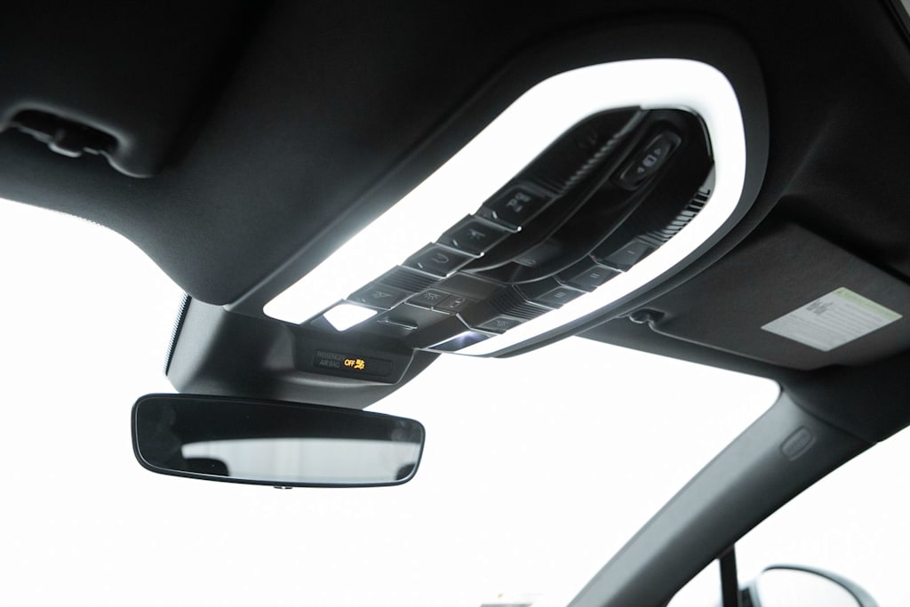 Thumbnail: 2026 Porsche Macan - 36