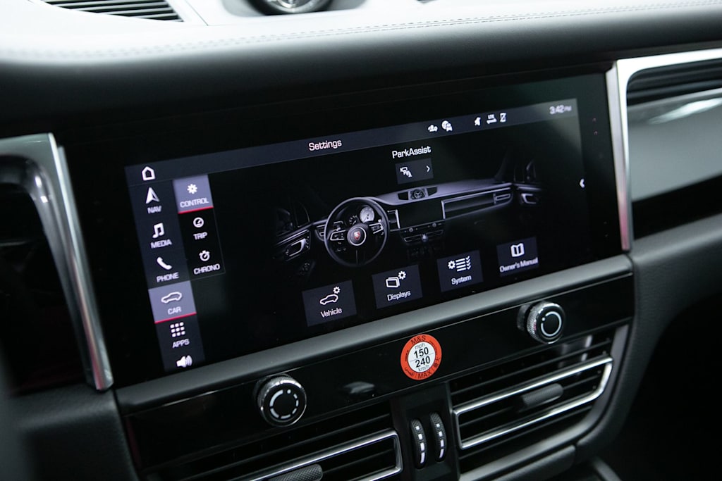 Thumbnail: 2026 Porsche Macan - 14