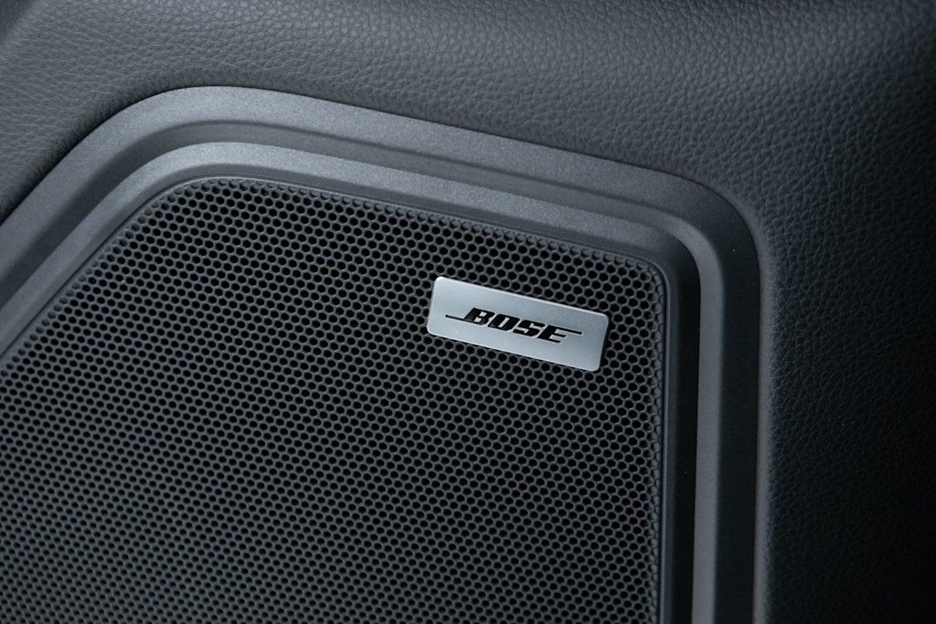 Thumbnail: 2026 Porsche Macan - 17