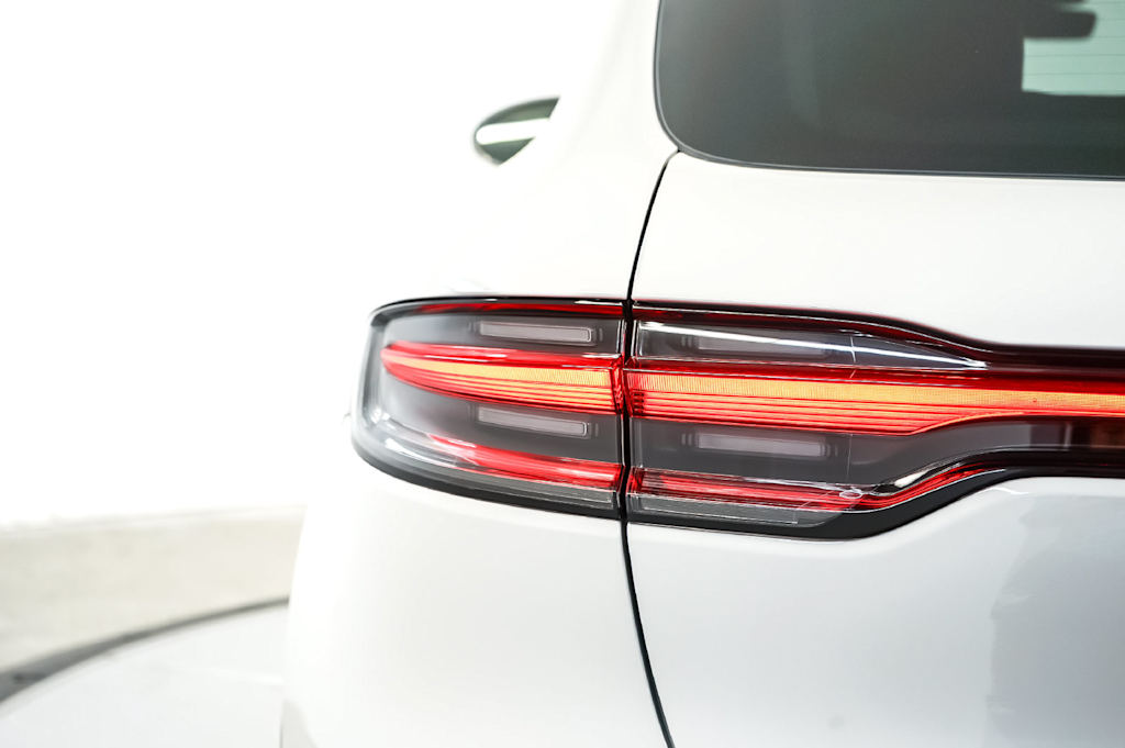 Thumbnail: 2026 Porsche Macan - 23