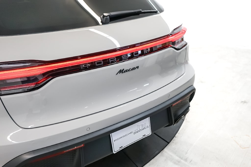 Thumbnail: 2026 Porsche Macan - 24