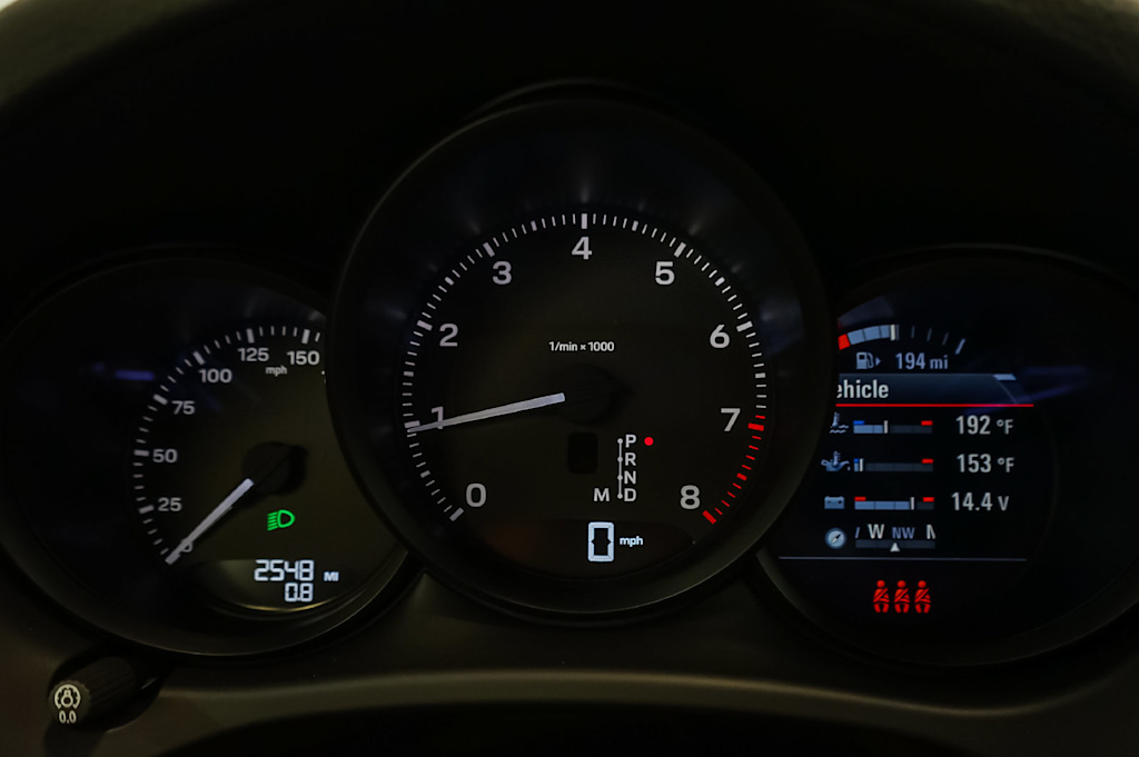 Thumbnail: 2026 Porsche Macan - 18