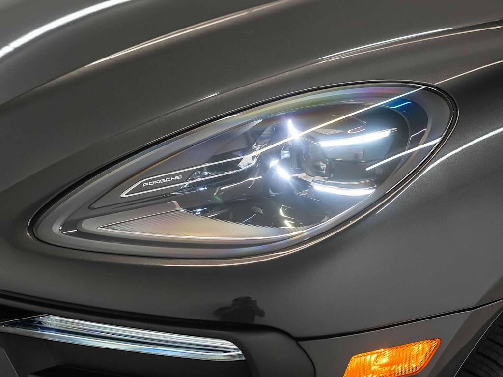 Thumbnail: 2026 Porsche Macan - 22
