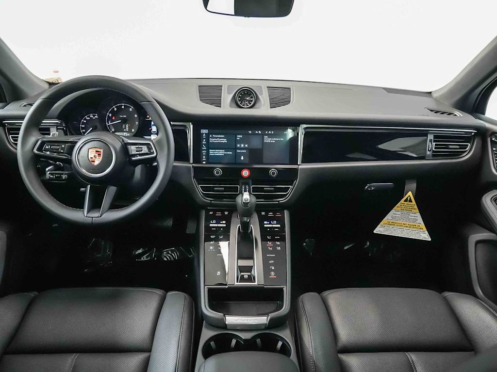 Thumbnail: 2026 Porsche Macan - 9
