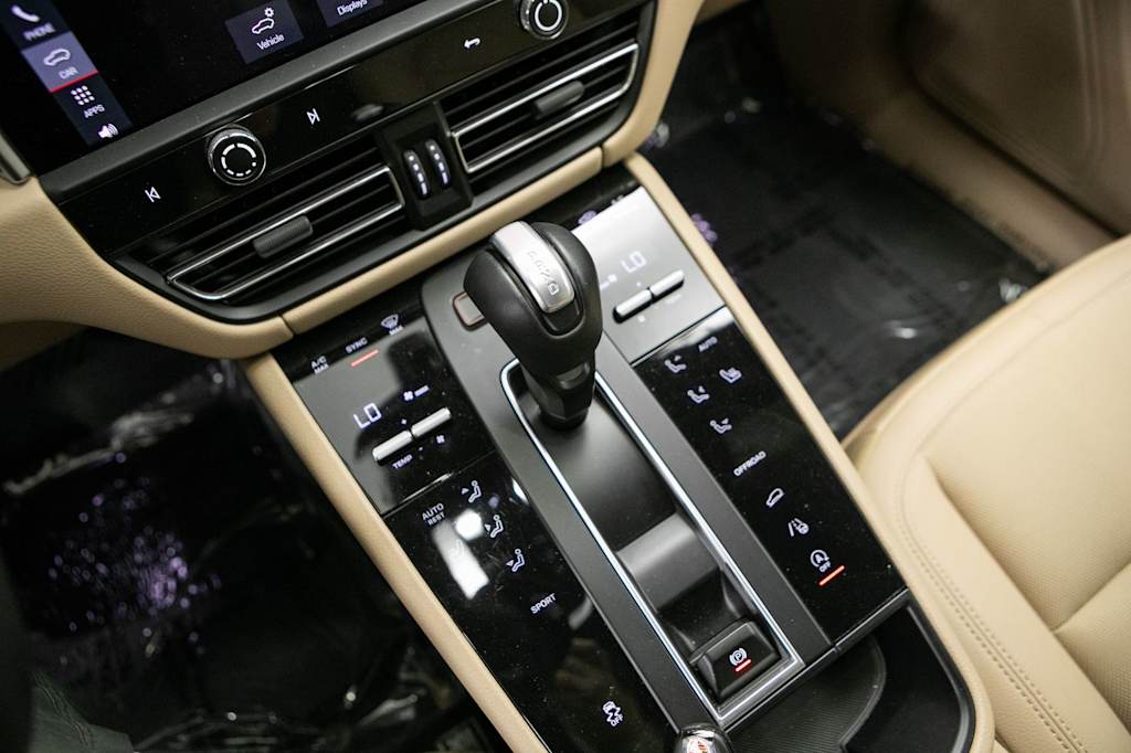 Thumbnail: 2023 Porsche Macan - 11