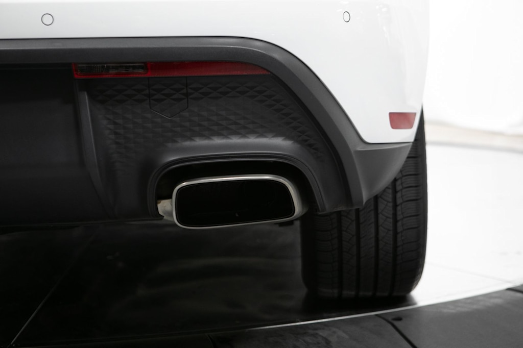 Thumbnail: 2023 Porsche Macan - 23