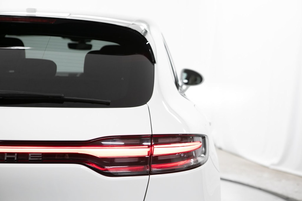 Thumbnail: 2023 Porsche Macan - 24