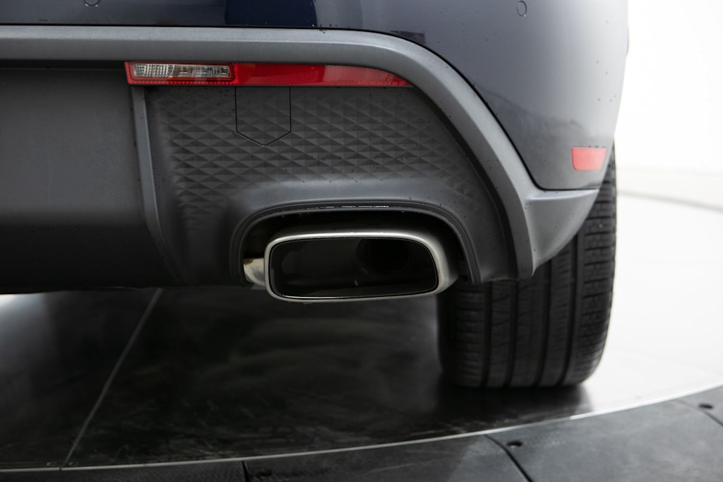 Thumbnail: 2023 Porsche Macan - 36
