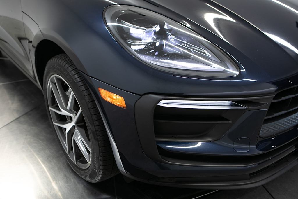 Thumbnail: 2023 Porsche Macan - 6