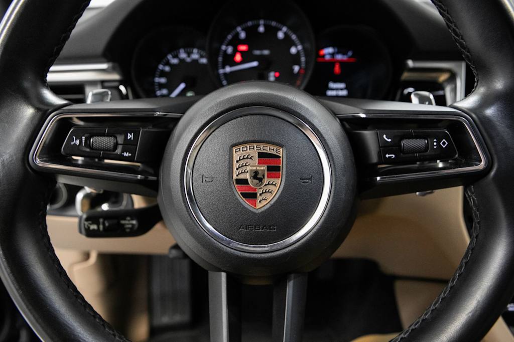 Thumbnail: 2023 Porsche Macan - 18