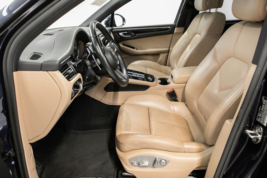 Thumbnail: 2023 Porsche Macan - 10