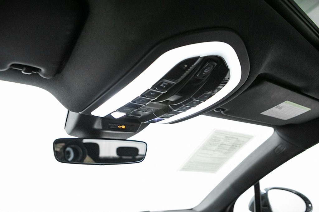 Thumbnail: 2023 Porsche Macan - 34