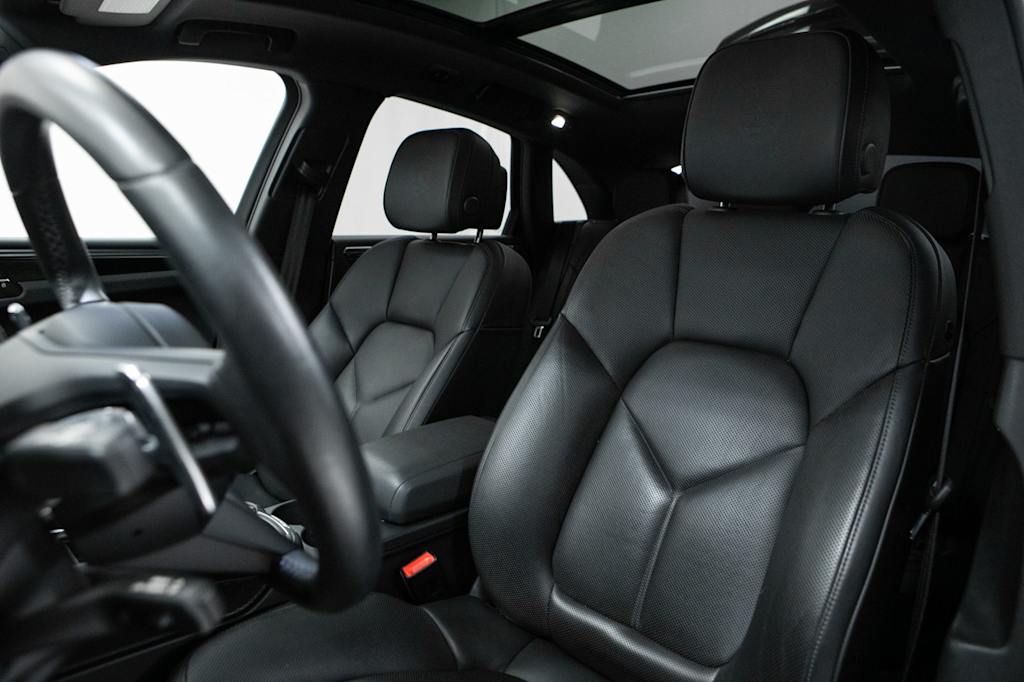 Thumbnail: 2023 Porsche Macan - 8