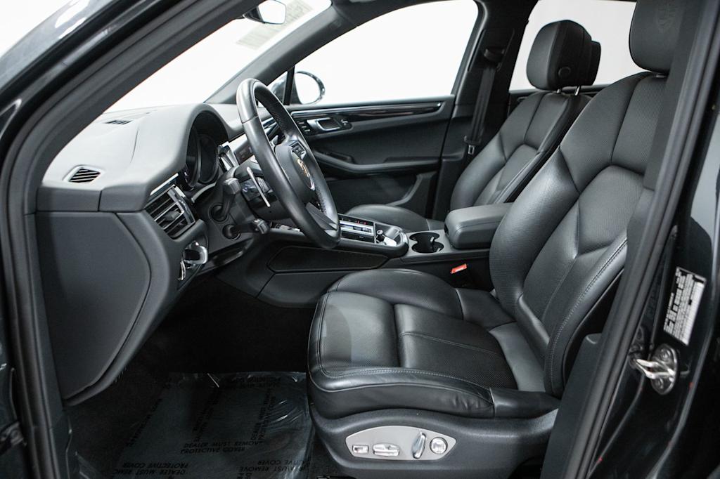 Thumbnail: 2023 Porsche Macan - 9