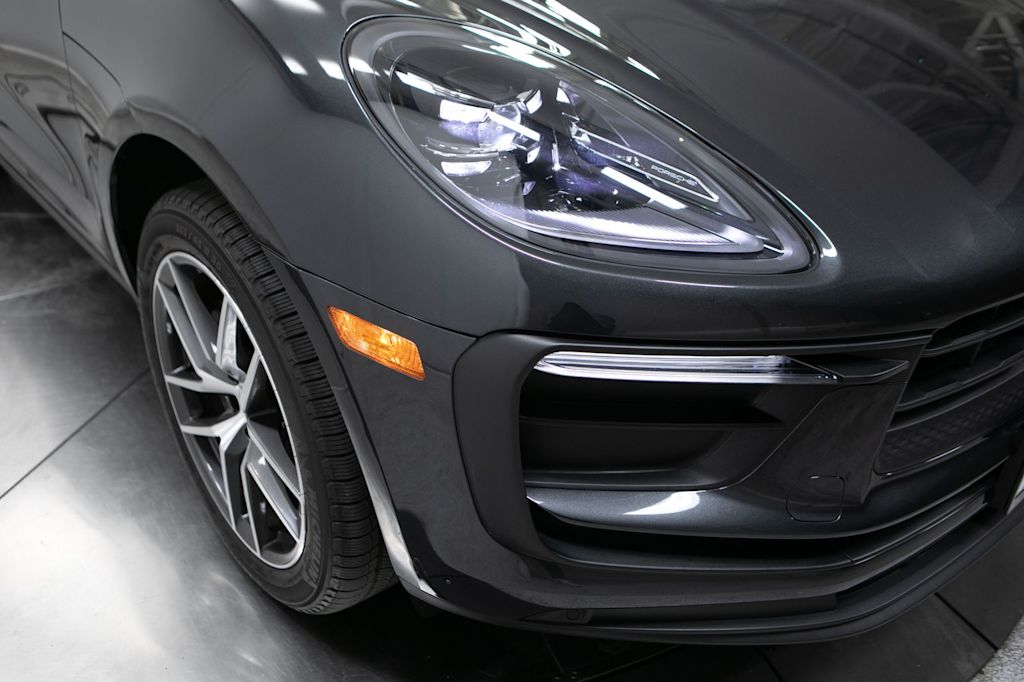 Thumbnail: 2023 Porsche Macan - 5