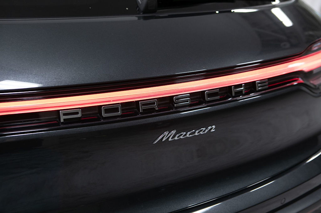 Thumbnail: 2023 Porsche Macan - 22