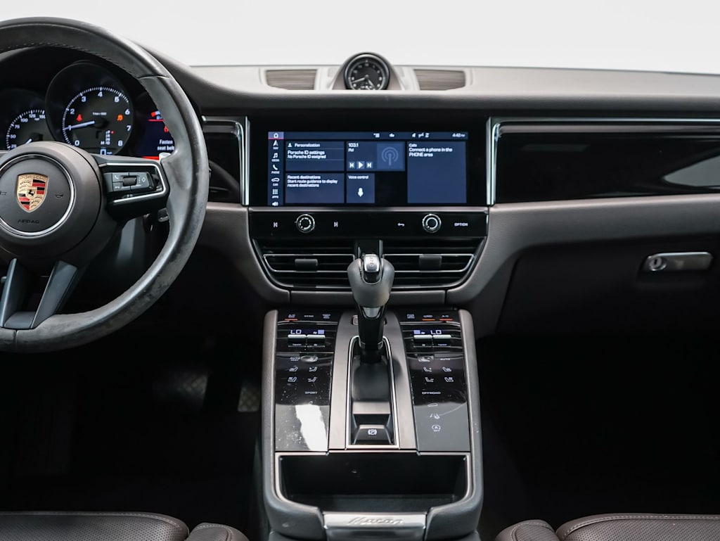 Thumbnail: 2024 Porsche Macan - 13