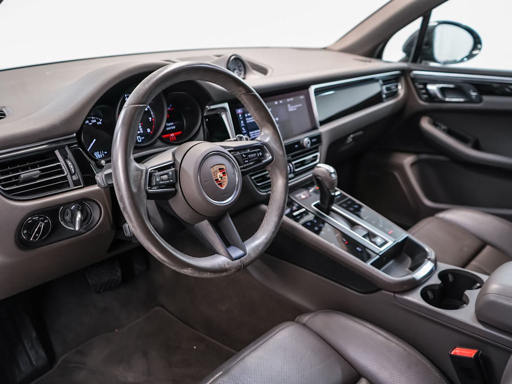Thumbnail: 2024 Porsche Macan - 2