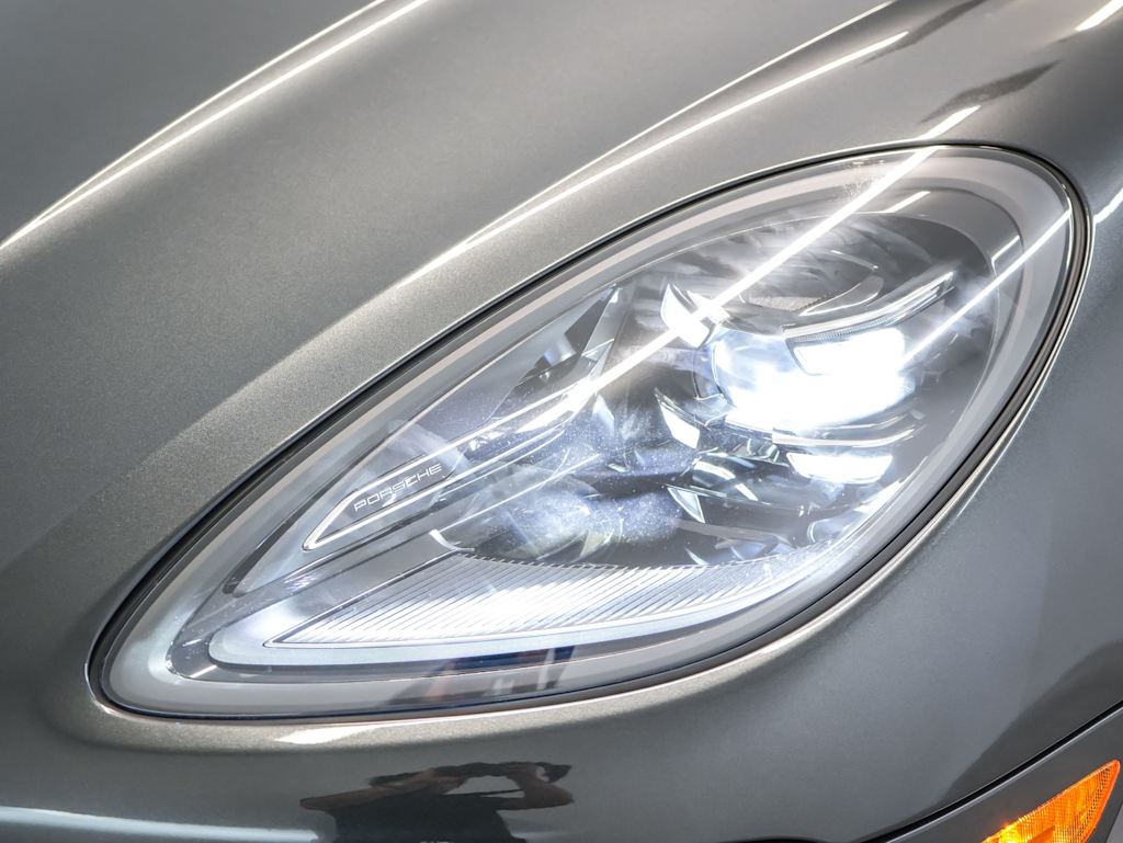 Thumbnail: 2024 Porsche Macan - 24