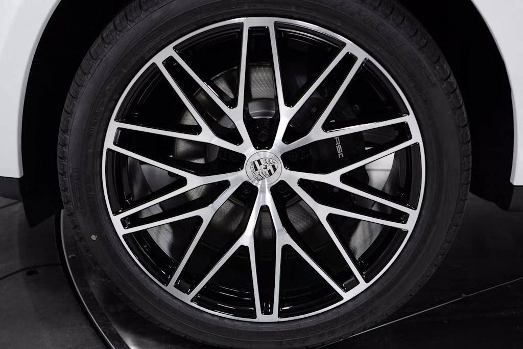 Thumbnail: 2025 Porsche Macan - 7