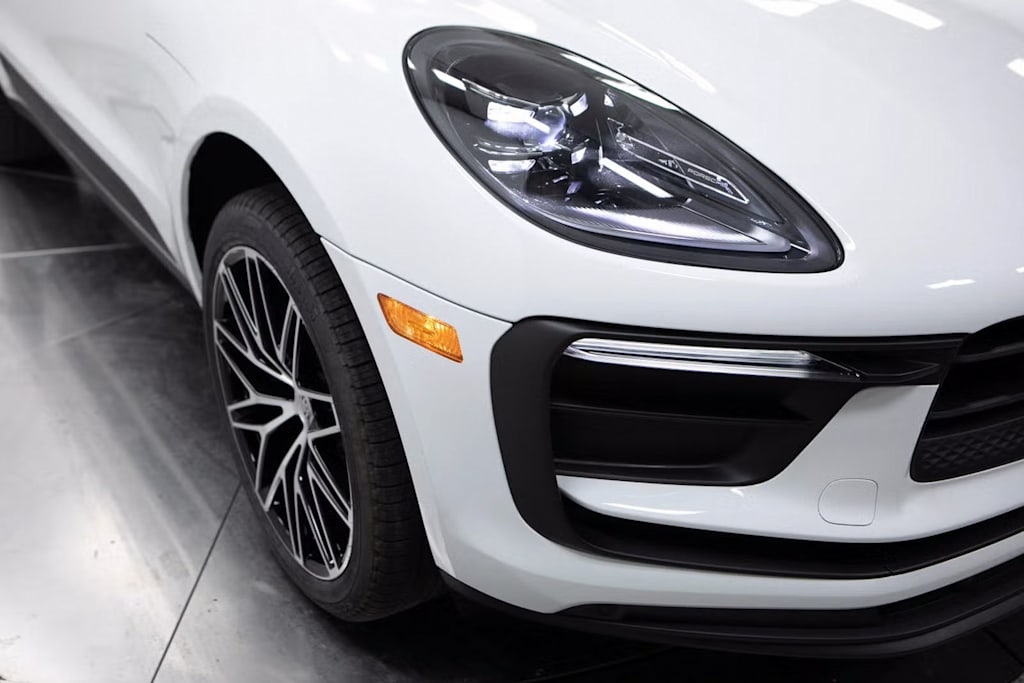Thumbnail: 2025 Porsche Macan - 6