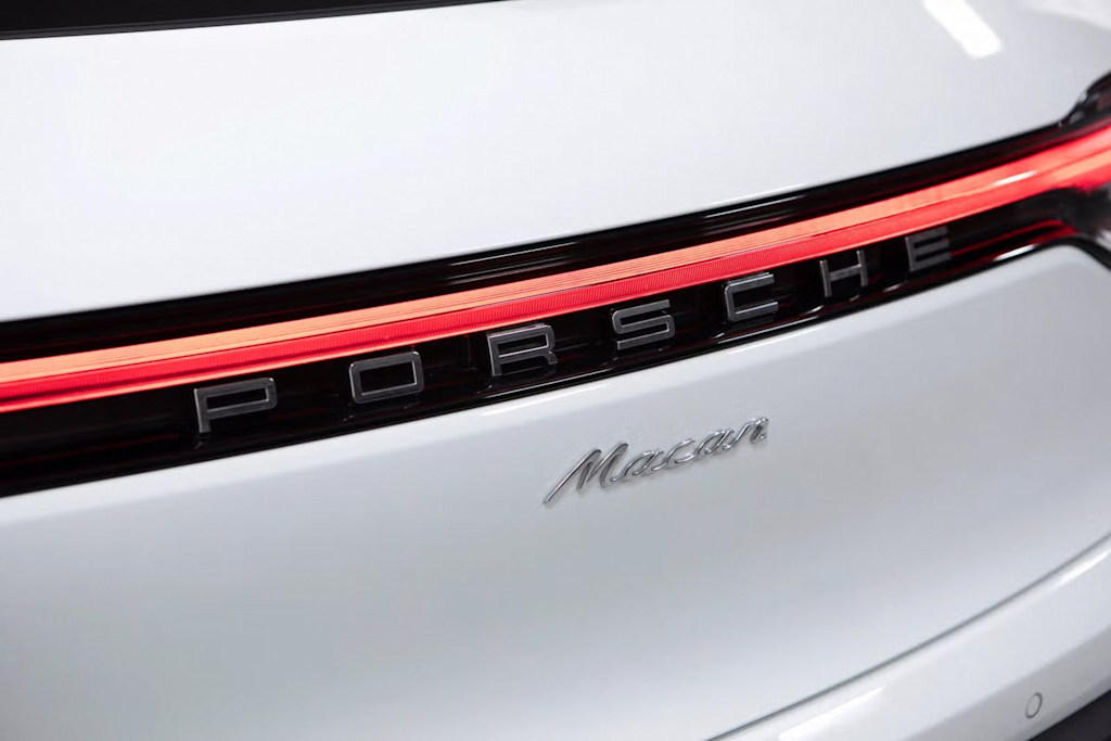 Thumbnail: 2025 Porsche Macan - 34