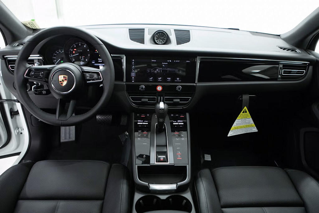 Thumbnail: 2025 Porsche Macan - 8