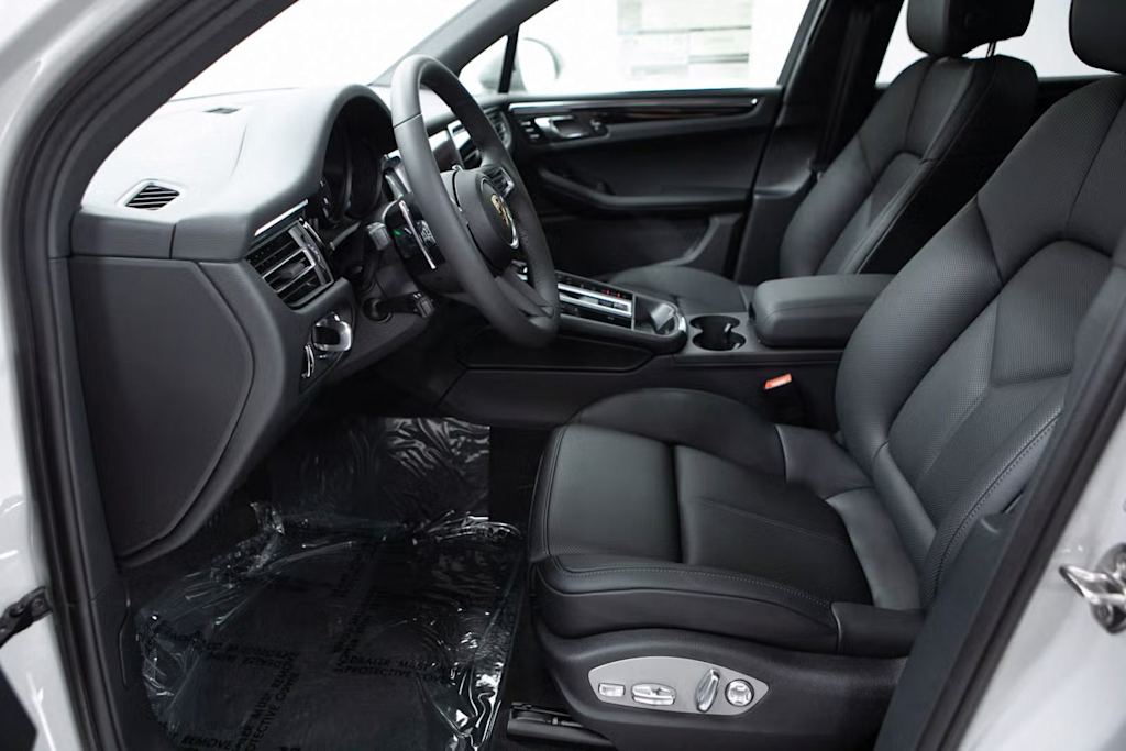 Thumbnail: 2025 Porsche Macan - 11